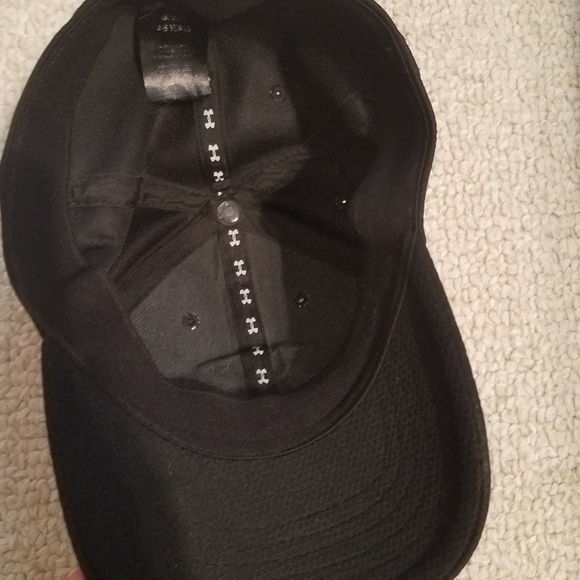 Under Armour Baseball Hat Black Youth Size 4-6 Years. - Picture 4 of 4